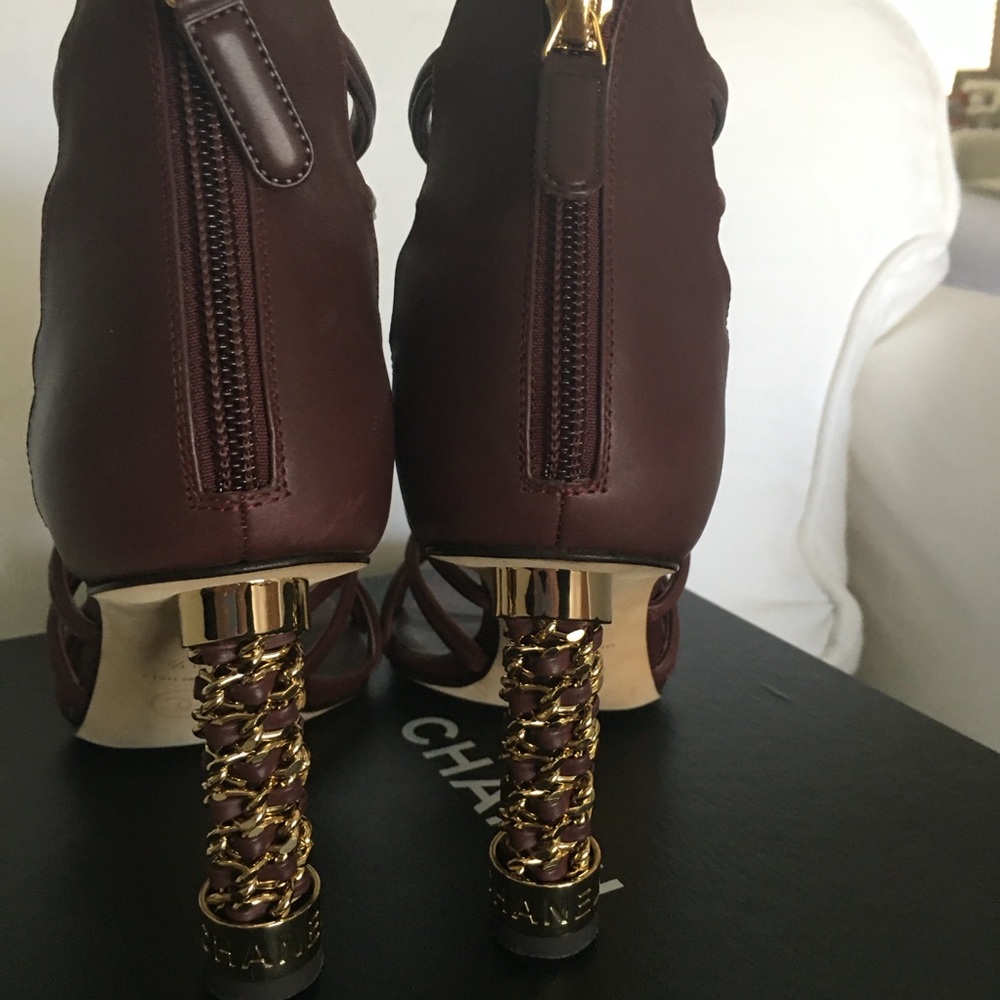 CHANEL sandals with chain link heel.  Size 8 - Picture 2 of 12